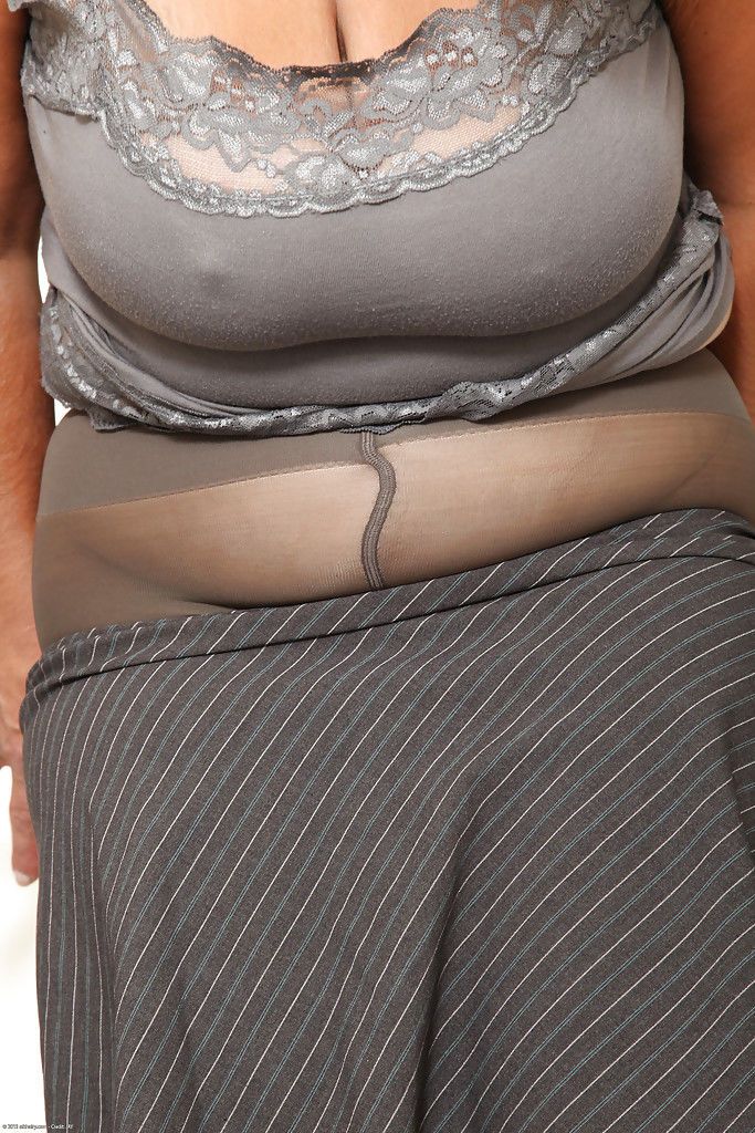 脂肪 成熟した gal rips 彼女の 高品質 - 公開 彼女の シャギー cooter