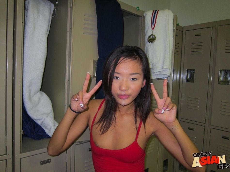 मुश्किल से कानूनी एशियाई अलीना ली और दोस्त चूसना सफेद देखने का तरीका लंड के लिए वीर्य निकालना