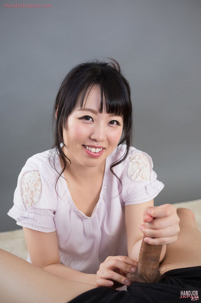 कपड़े के साथ जापानी महिला बेकार है शुक्राणु से उंगलियों के बाद दे एक ,