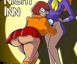 karmagik Velma e Daphne in: girls’ notte inn
