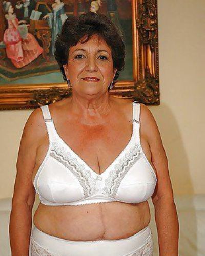 Fatty granny in lingerie gets naked to show her wet cunt