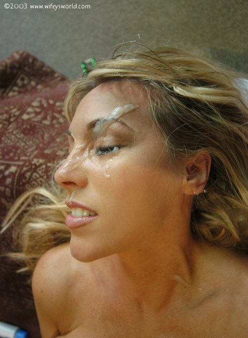 gros seins blonde femme au foyer Sandra Otterson Équitation bite avant cum visage