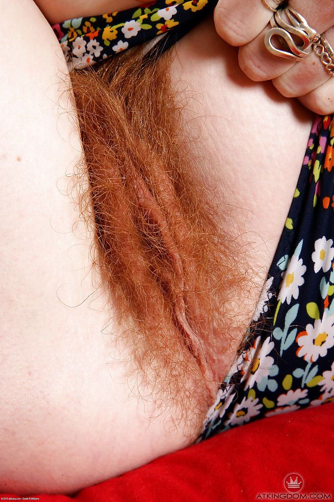Redheaded mom Ana Molly displaying hairy vagina for close ups