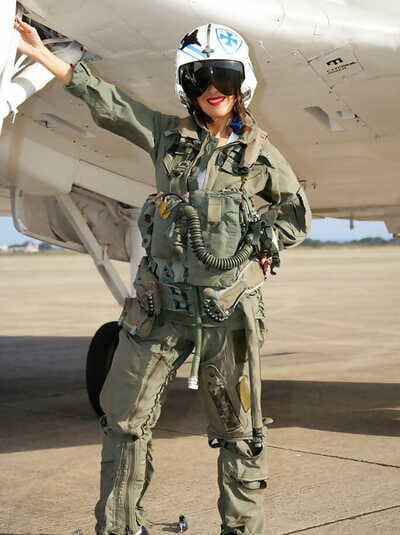 Sizzling volwassen Babe Roni Strips Van Militair lucht Kracht uniform
