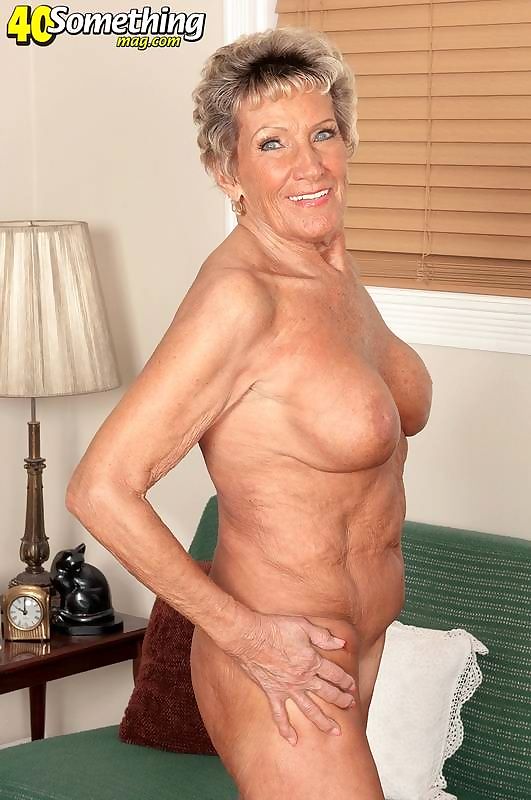 cattivo sexy Nonna signora mostrando perfecy di età corpo parte 4091