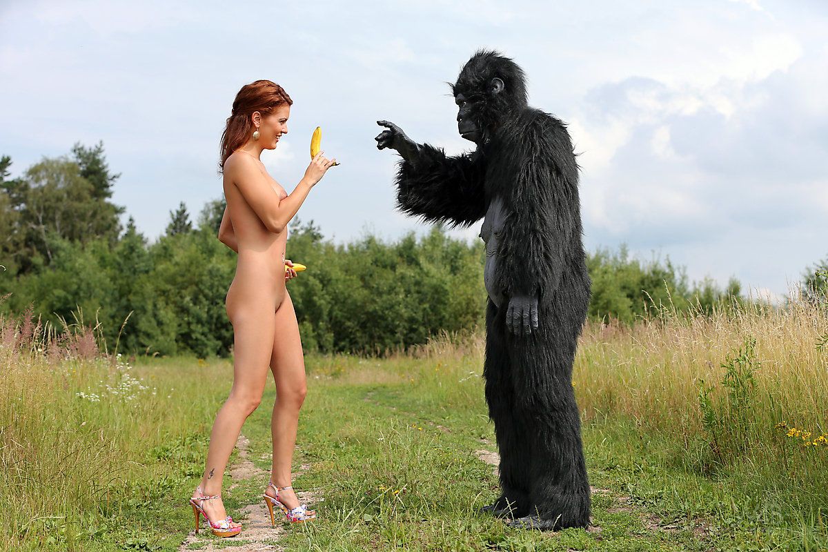 เซ็กซี่ อายุยังไม่ถึงเกณฑ์ cosplay ญิง เบคกา romps เปลือยกายวาด ออกไปเที่ยว ใน ส้นสูง กับ gorilla
