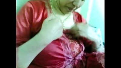 Indische Desi Hausfrau zeigen